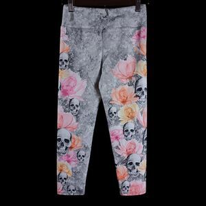 Evolution and Creation Women's Sz S Grey Pink Cropped Leggings Skulls & Flowers